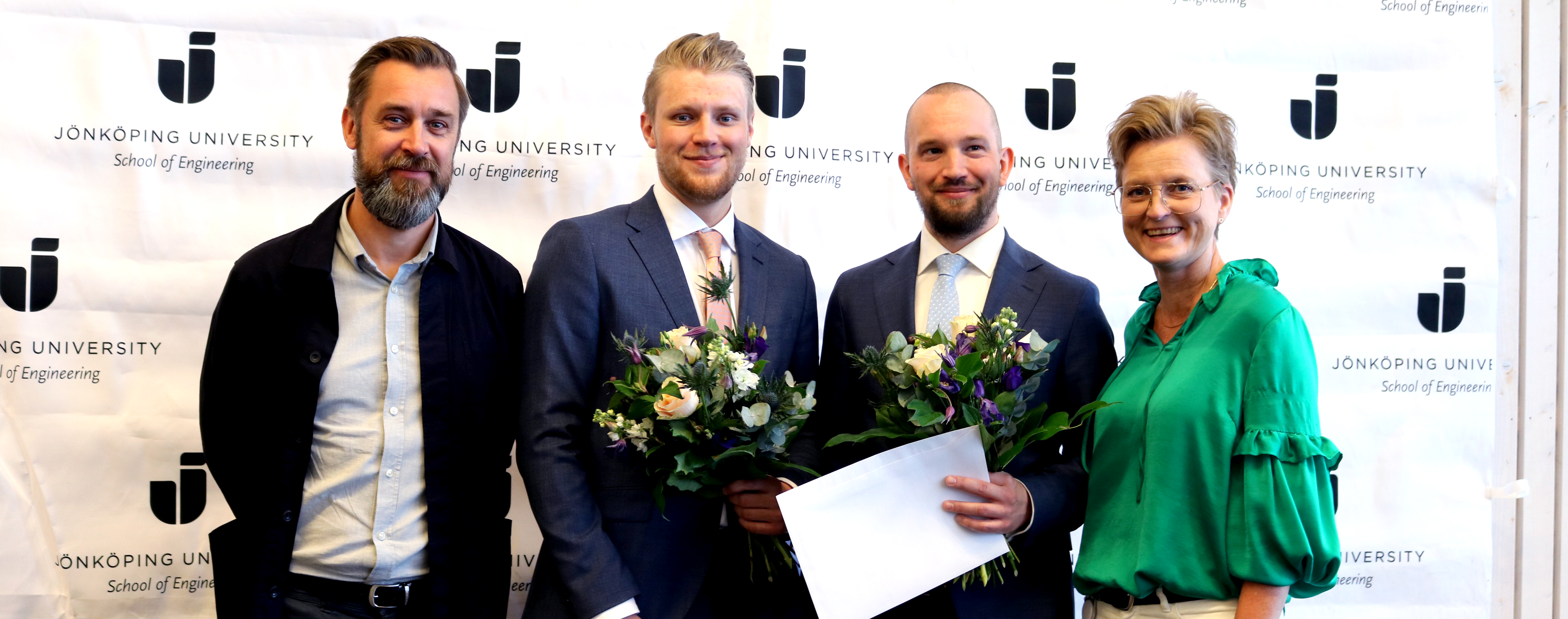Från vänster VD Henrik Gustafsson, Eric Fransson, Oliver Eriksson och LogPoints Affärsutvecklare Caisa Björndal.  